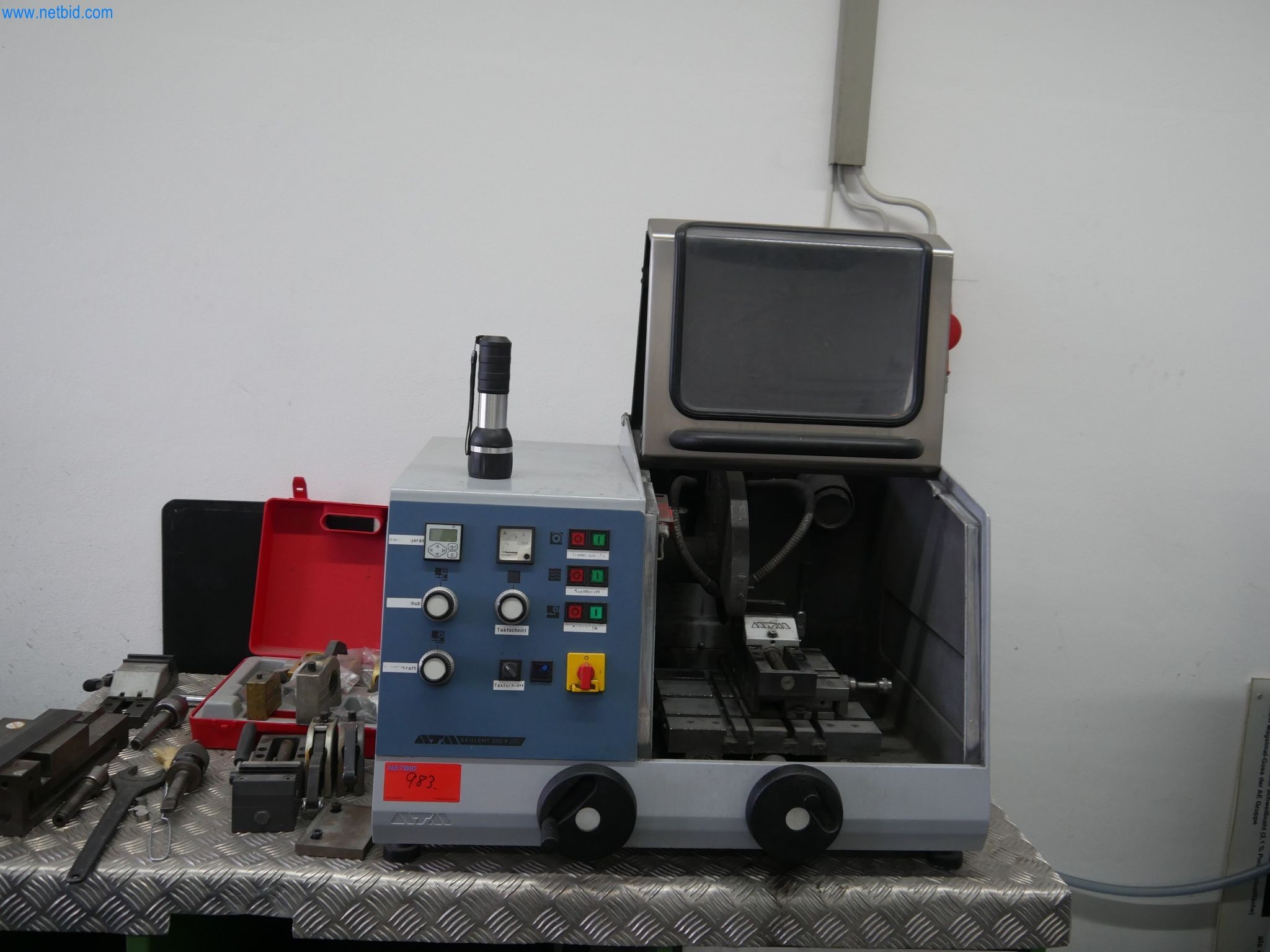 Probentrennmaschine ATM Brillant 250 X